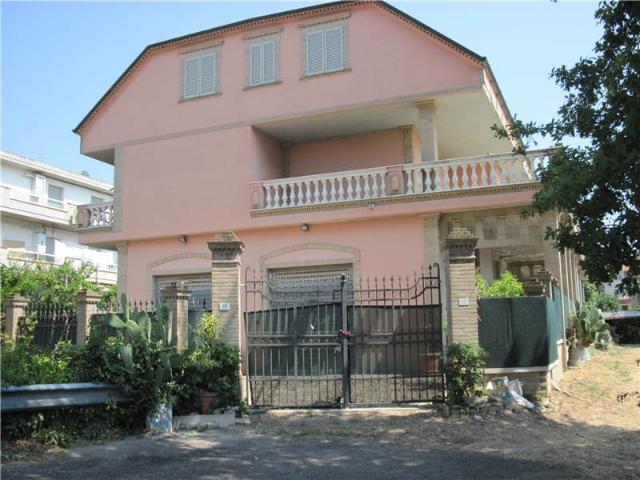 Villa Indipendente in vendita a Zona Industriale Valtesino, Marche