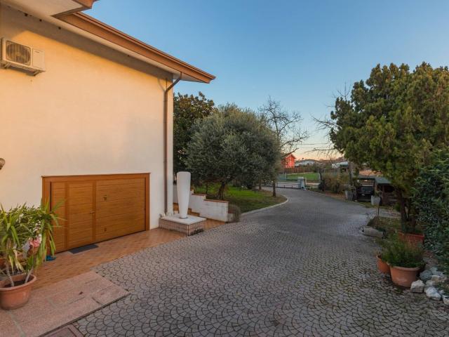 Villa Indipendente in vendita a Istrana, Veneto