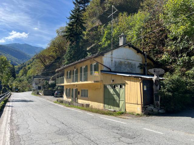 Villa Indipendente in vendita a Castello, Piemonte