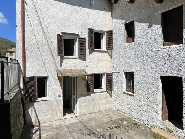 Villa Indipendente in vendita a Mallare, Liguria