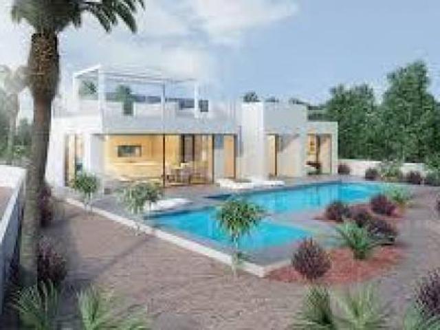 Villa Indipendente in vendita a Carrara, Toscana