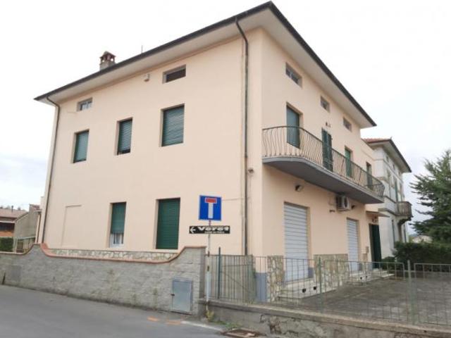 Villa Indipendente in vendita a Capannori, Toscana