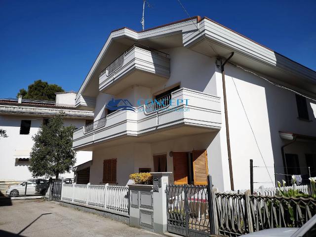 Villa Indipendente in vendita a Unione dei Comuni della Val Vibrata, Martinsicuro
