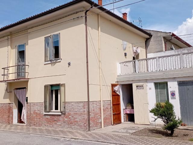 Villa Indipendente in vendita a Masi Torello, Reggio Emilia