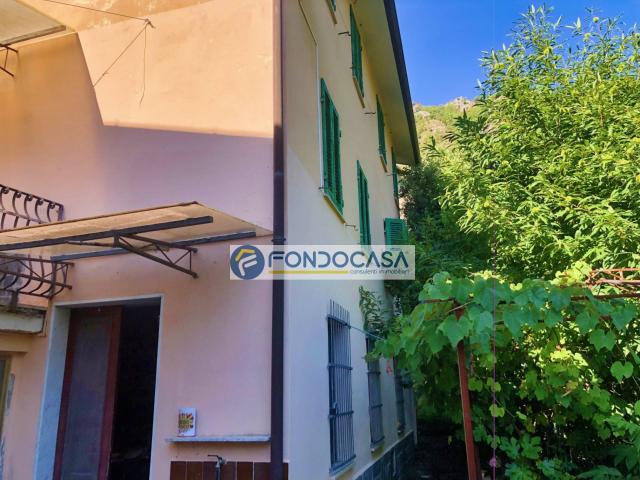 Villa Indipendente in vendita a Marina Di Massa, Toscana