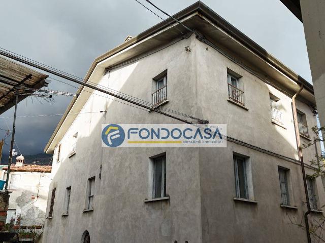 Villa Indipendente in vendita a Castagnola, Marina Di Massa