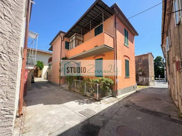 Villa Indipendente in vendita a Marina Di Massa, Toscana