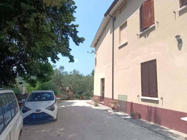 Villa Indipendente in vendita a Panoramica, Mombaroccio