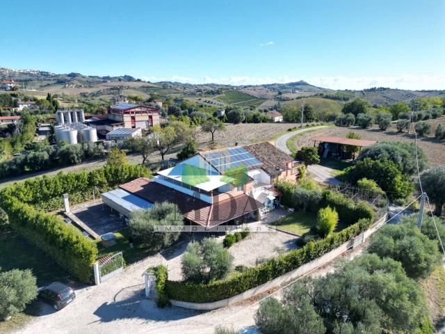 Villa Indipendente in vendita a Marche, Ascoli Piceno