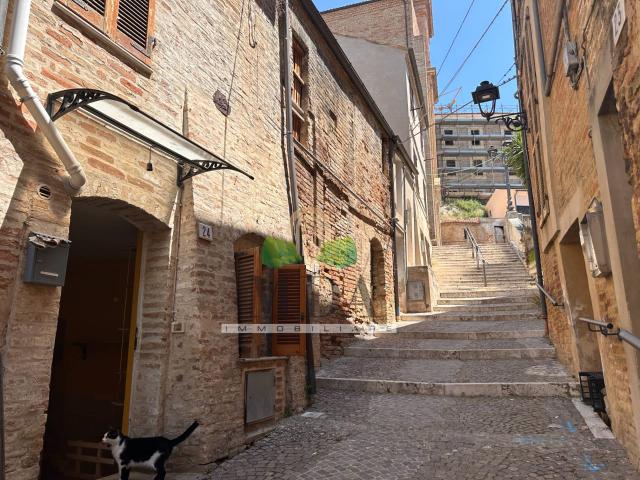 Villa Indipendente in vendita a Stella, Marche