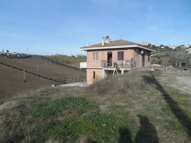 Villa Indipendente in vendita a Bora Ragnola, Marche