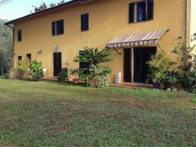 Villa Indipendente in vendita a Montevettolini, Pistoia