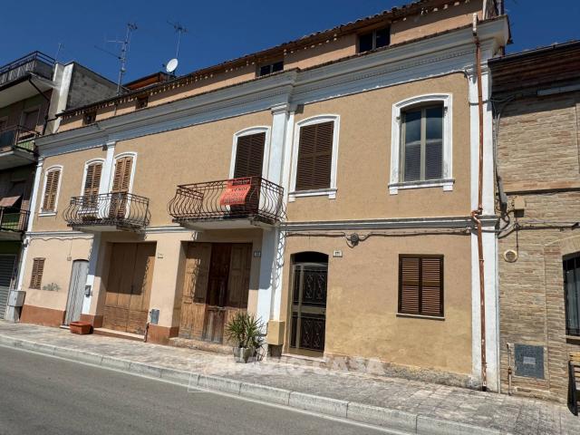 Villa Indipendente in vendita a Borgo Pintura, Marche