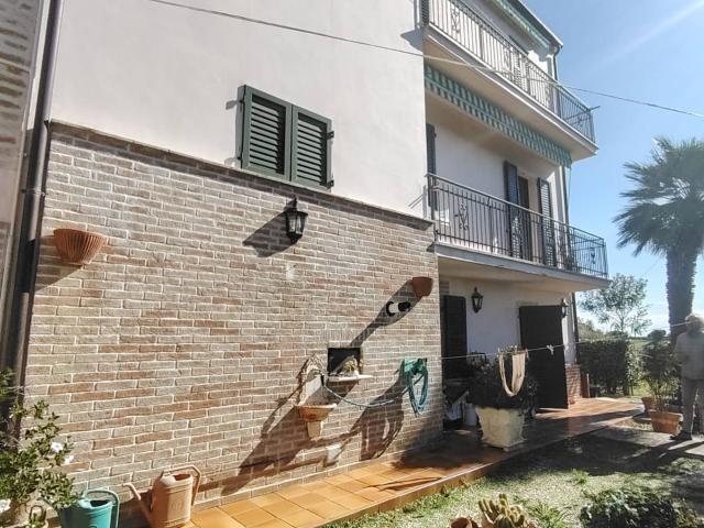 Villa Indipendente in vendita a Marche, Ascoli Piceno