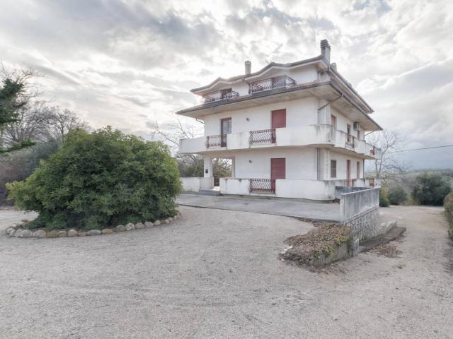 Villa Indipendente in vendita a Pianella, Abruzzo
