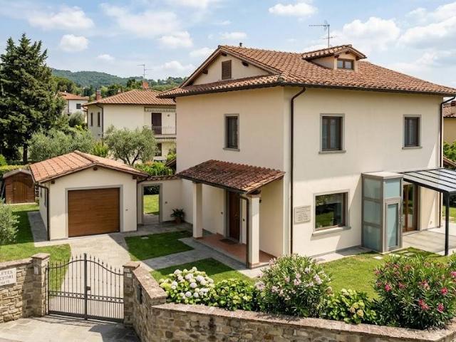 Villa Indipendente in vendita a Lo Sperone, Pistoia