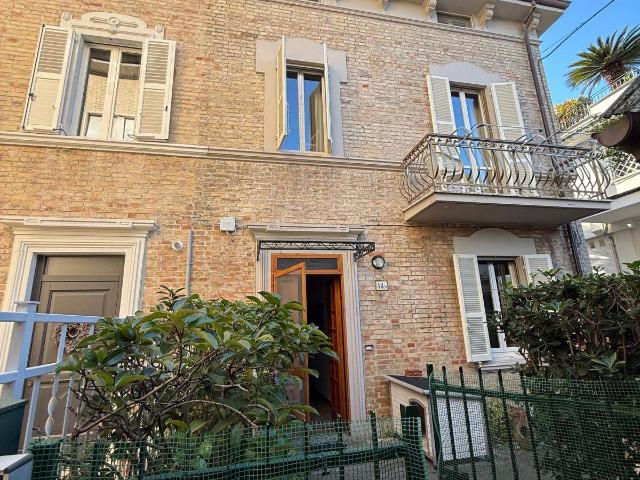 Villa Indipendente in vendita a Marche, Fermo