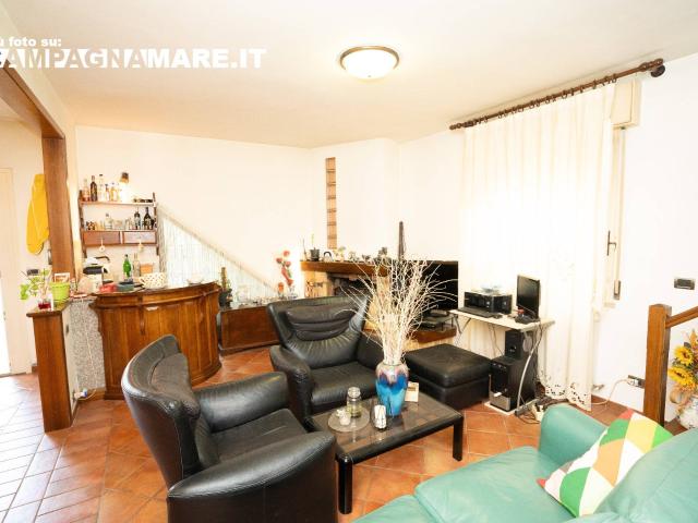 Villa Indipendente in vendita a Portomaggiore, Reggio Emilia