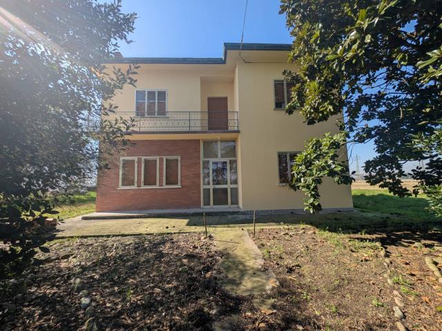 Villa Indipendente in vendita a Portomaggiore, Reggio Emilia