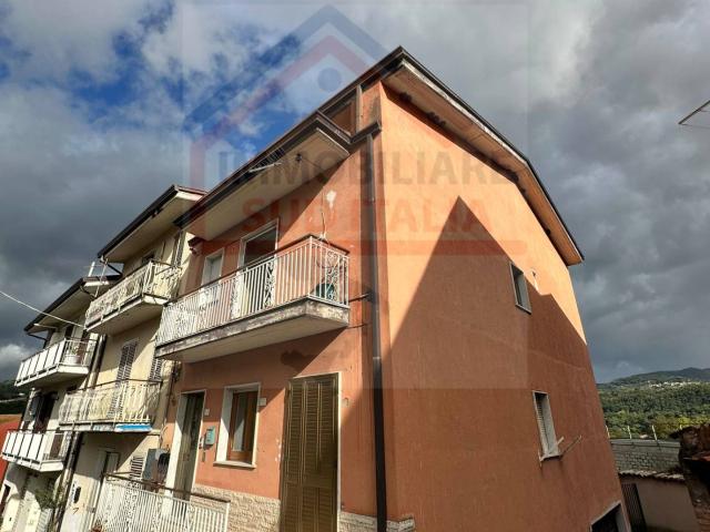 Villa Indipendente in vendita a Pratola Serra, Campania