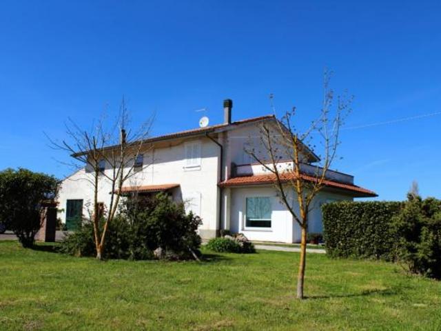Villa Indipendente in vendita a Bientina, Pisa