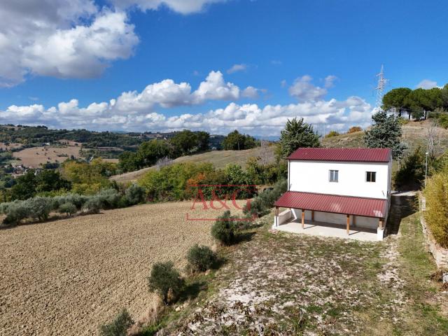 Villa Indipendente in vendita a Marche, Macerata