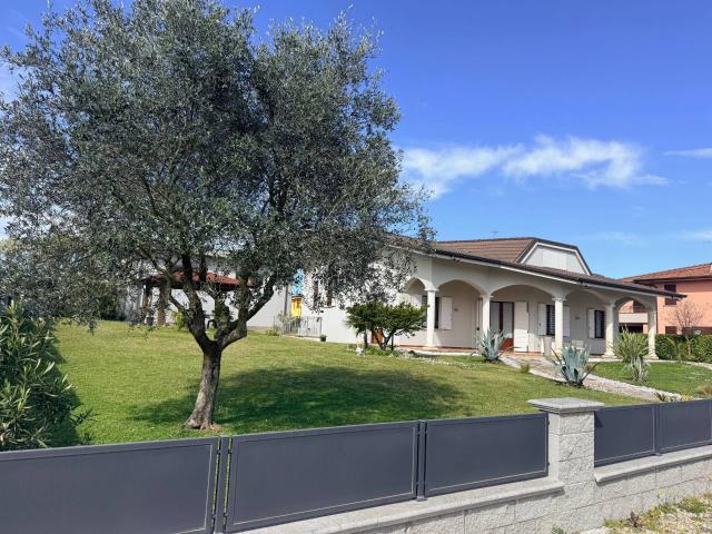Villa Indipendente in vendita a Rodigo, Lombardia