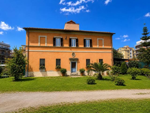Villa Indipendente in vendita a Municipio Roma VII, Roma Capitale