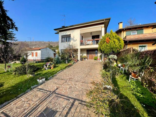 Villa Indipendente in vendita a Selz, Ronchi Dei Legionari