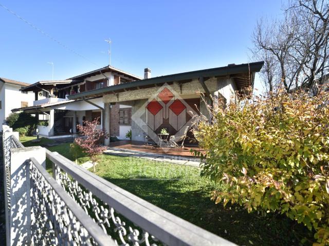 Villa Indipendente in vendita a Ronchis, Friuli-Venezia Giulia