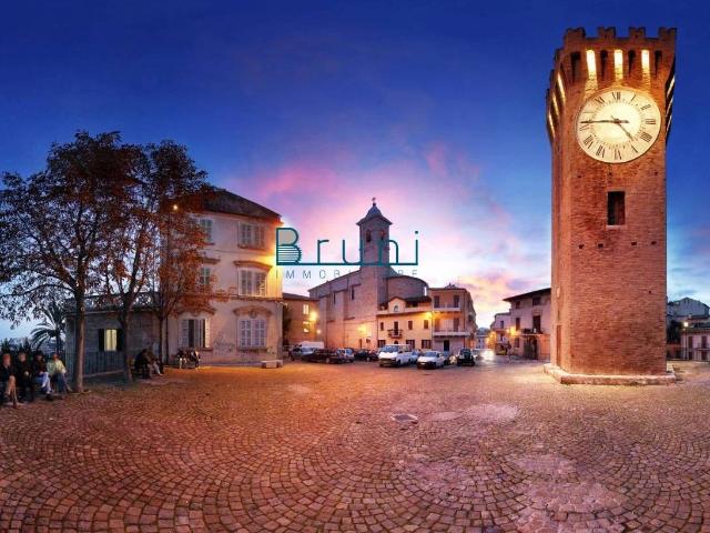 Villa Indipendente in vendita a Paese Alto, Marche