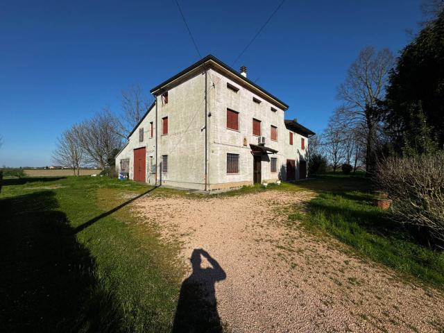 Villa Indipendente in vendita a Unione Comuni Modenesi Area Nord, San Felice Sul Panaro