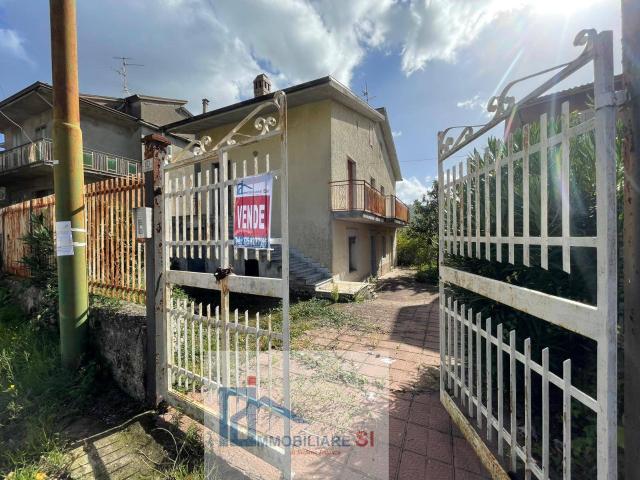 Villa Indipendente in vendita a Sant'angelo A Cupolo, Campania