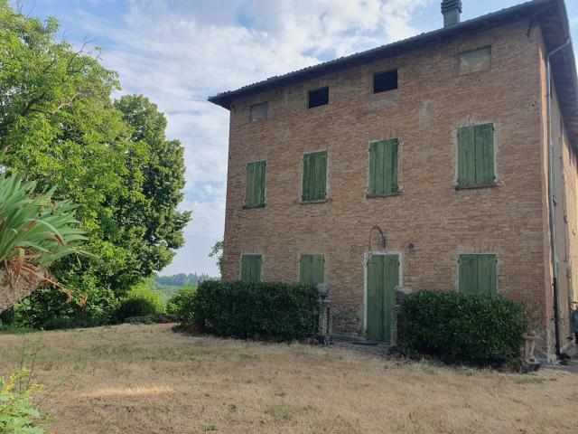 Villa Indipendente in vendita a Unione dei comuni del Distretto Ceramico, Sassuolo