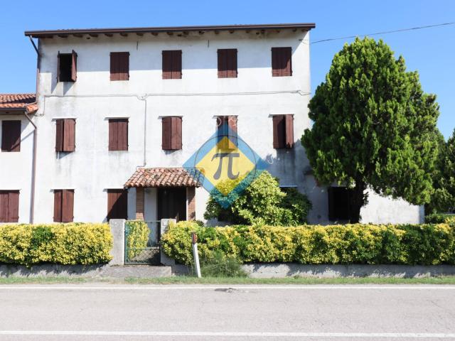 Villa Indipendente in vendita a Sesto Al Reghena, Friuli-Venezia Giulia