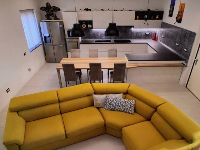 Villa Indipendente in vendita a Somaglia, Lombardia