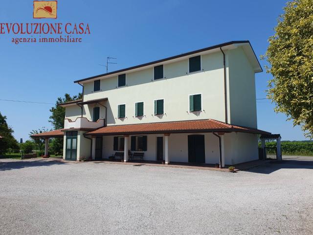 Villa Indipendente in vendita a Staranzano, Friuli-Venezia Giulia