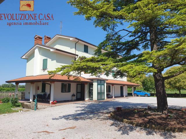 Villa Indipendente in vendita a Staranzano, Friuli-Venezia Giulia