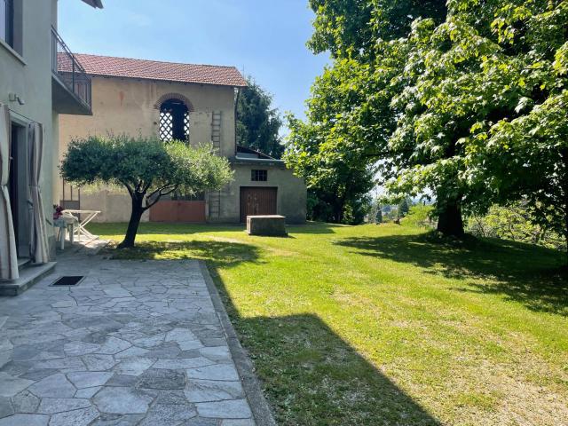 Villa Indipendente in vendita a Sumirago, Lombardia