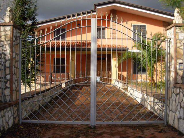 Villa Indipendente in vendita a Castelvenere, Campania
