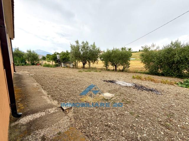 Villa Indipendente in vendita a Teramo, Abruzzo