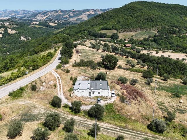 Villa Indipendente in vendita a Torricella Sicura, Abruzzo