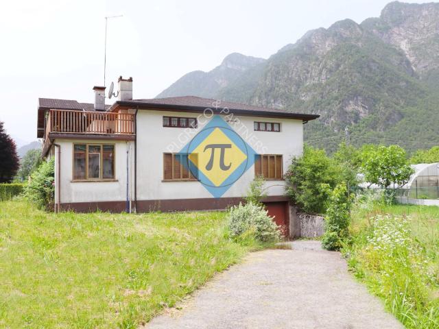 Villa Indipendente in vendita a Tramonti Di Sotto, Friuli-Venezia Giulia