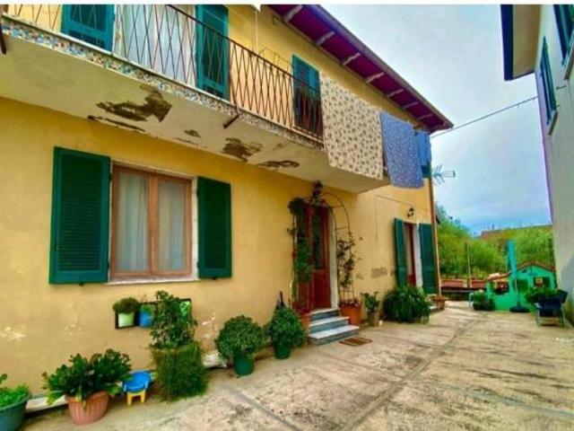 Villa Indipendente in vendita a Marina Di Massa, Toscana