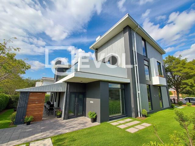 Villa Indipendente in vendita a Reana Del Roiale, Friuli-Venezia Giulia