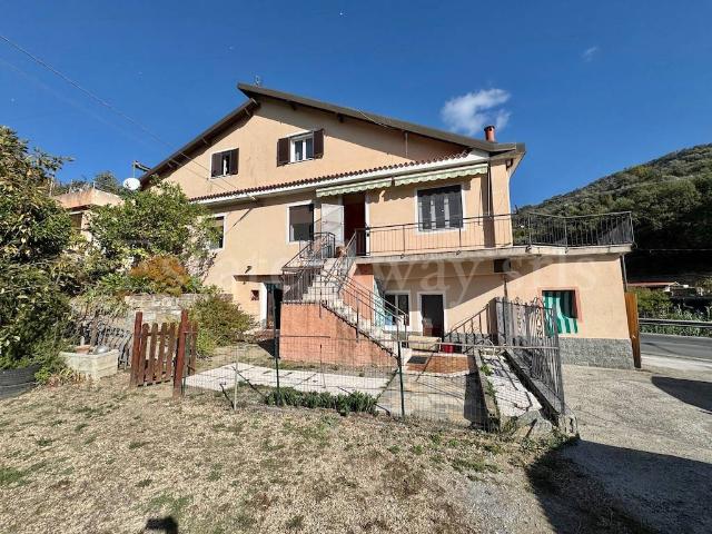 Villa Indipendente in vendita a Vallecrosia, Liguria