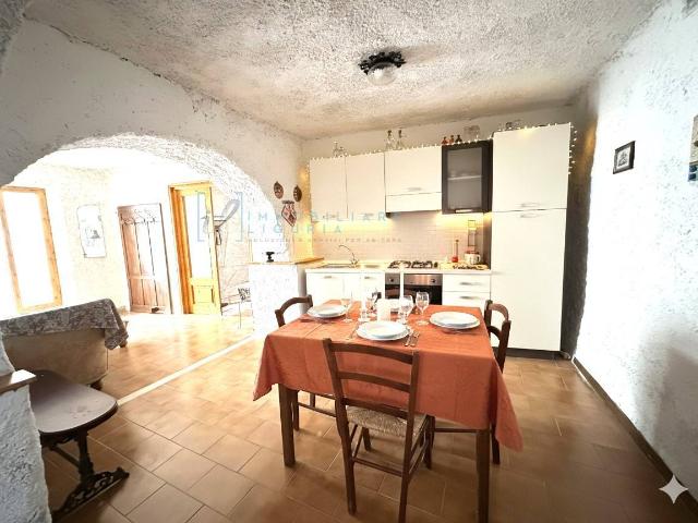 Villa Indipendente in vendita a Vendone, Liguria