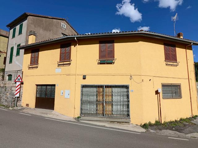 Villa Indipendente in vendita a Tre Croci, Vetralla