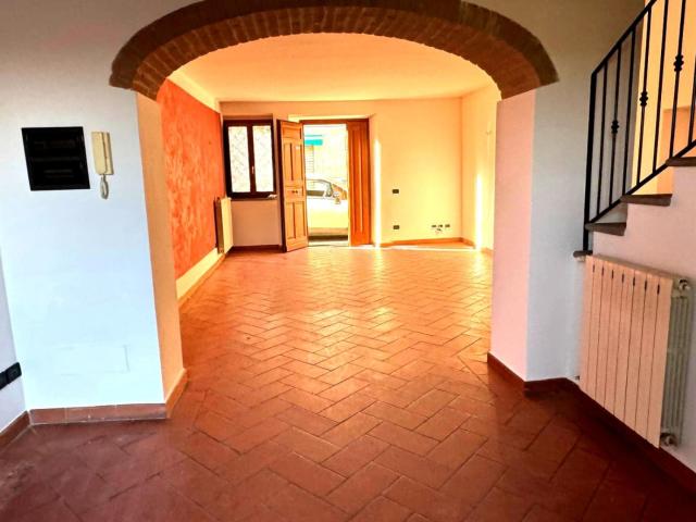 Villa Indipendente in affitto a Pontelungo, Pistoia