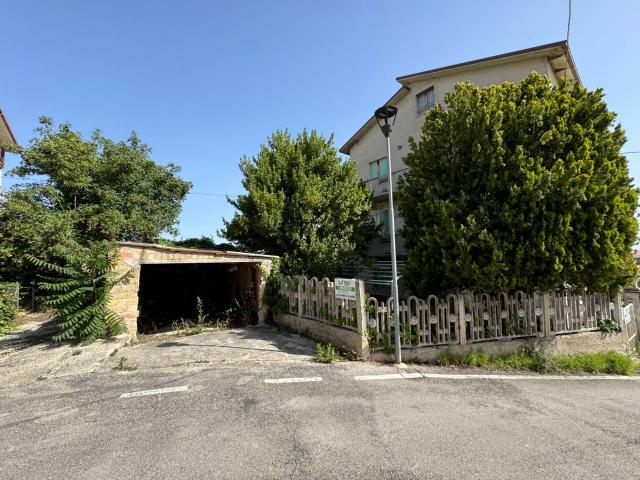 Villa Indipendente in vendita a Marche, Fermo